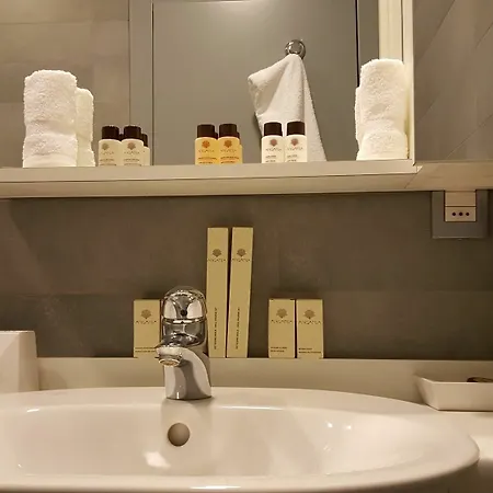 Bnbutler - Duomo - Galleria Unione Apartment Mailand